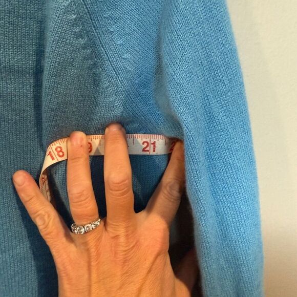 Christopher Fisher Blue Cashmere Sweater - Picture 5 of 6